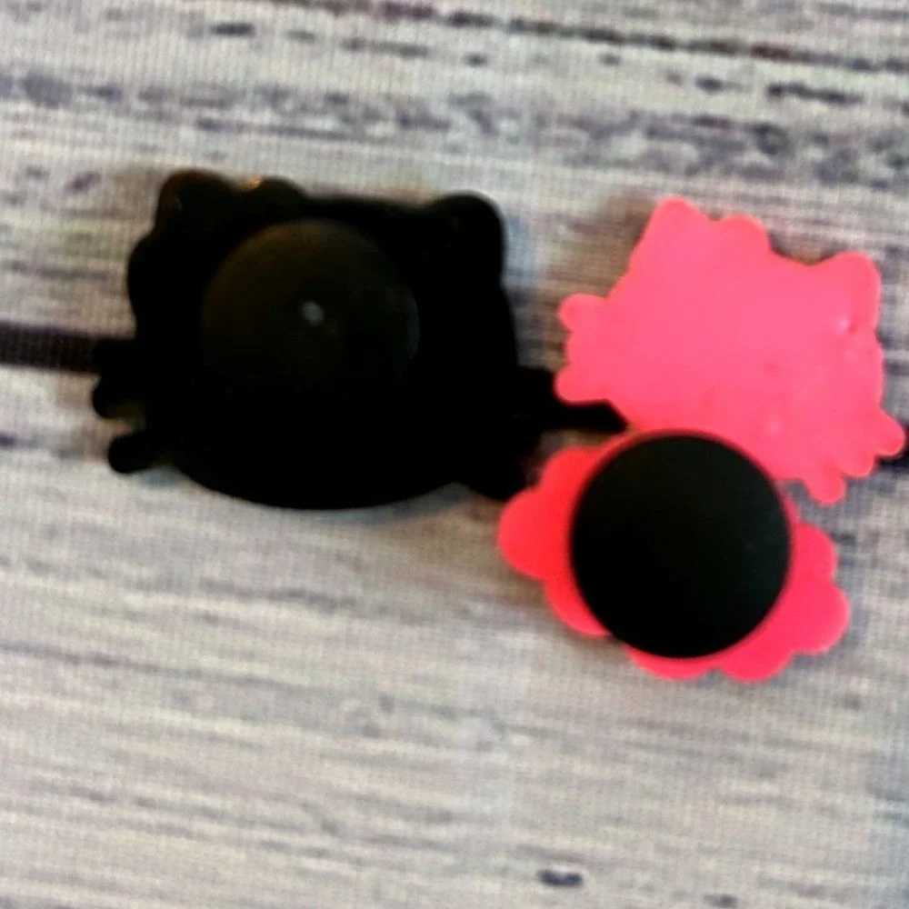 2pc Hello Kitty Shoe Charms‎ Jibbitz Style Charms For Crocs Sandals